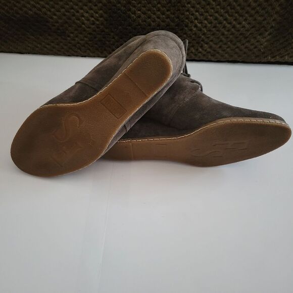 Franco Sarto suede lace up booties size 7.5 M leather upper lace up. - Picture 4 of 4